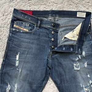 Diesel Tepphar 0803W Slim-Carrot Tapered Distressed Jeans - W34 L32